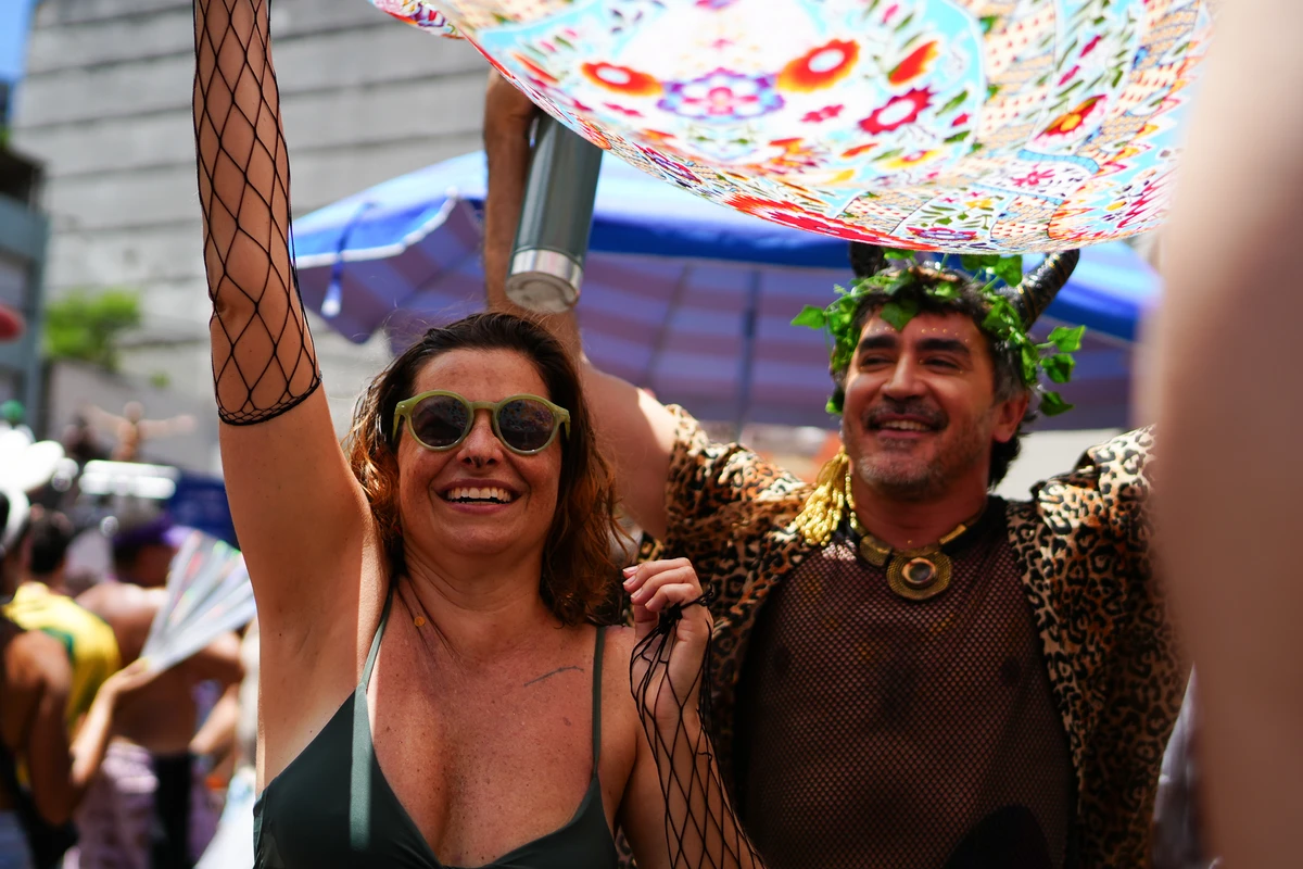 Bloco Amigos da Onça completa 10 anos e leva multidão ao Centro de Vitória por Fernando Madeira