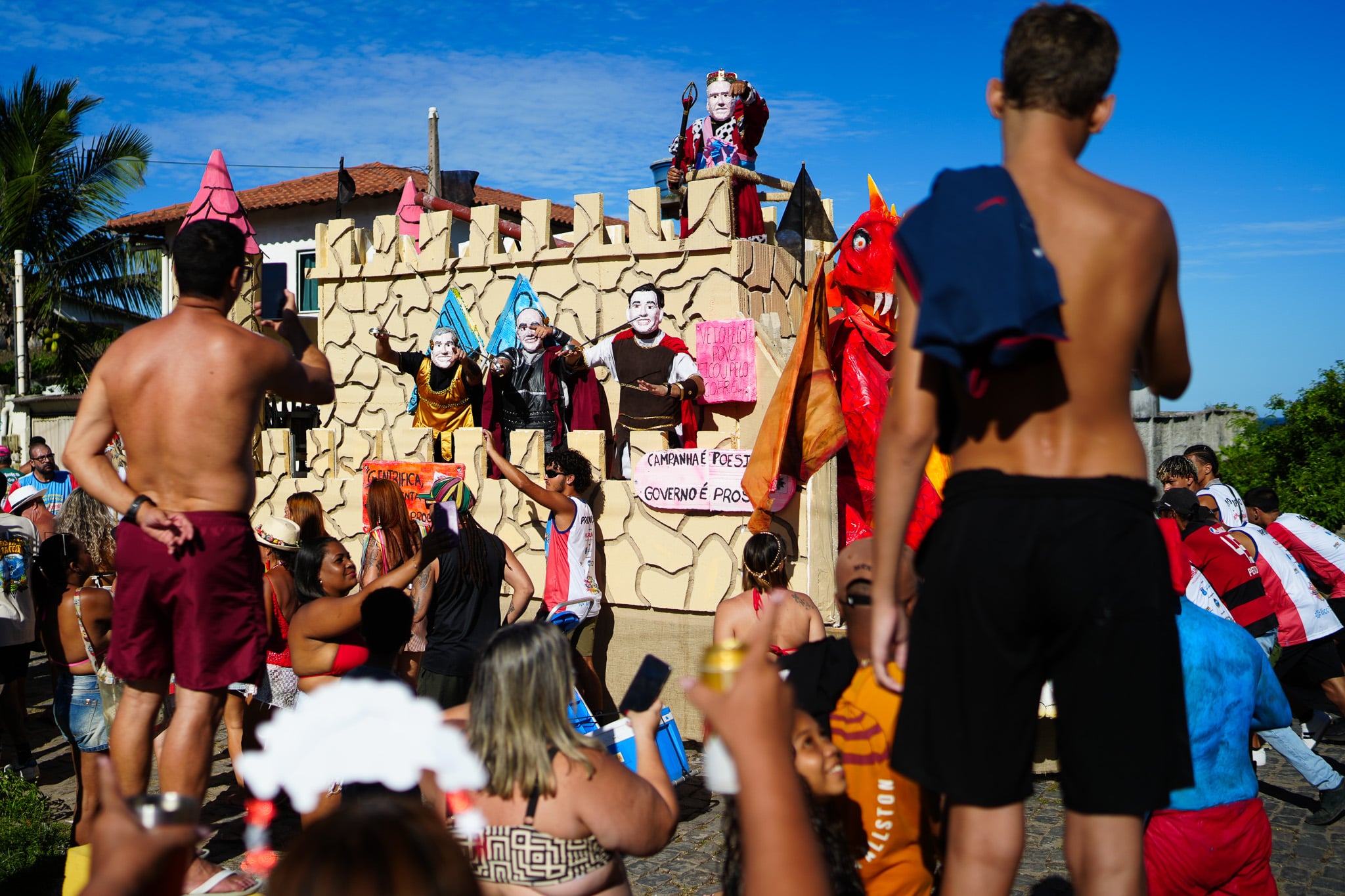 Bloco Surpresa no carnaval da Barra do Jucu por Vitor Jubini