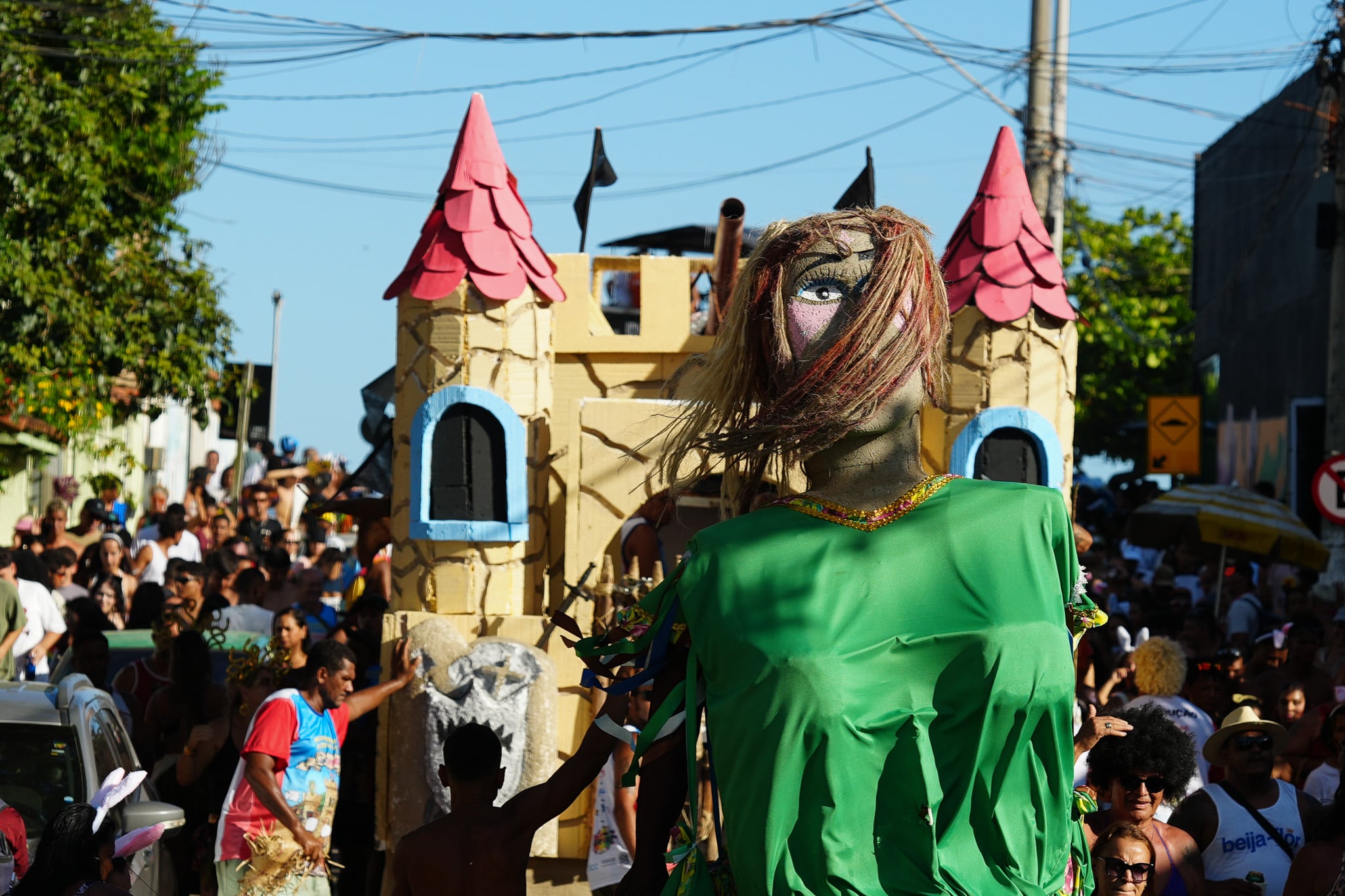 Bloco Surpresa no carnaval da Barra do Jucu por Vitor Jubini