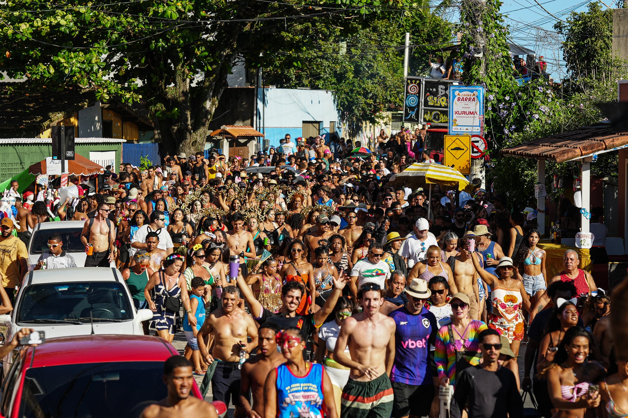 Bloco Surpresa no carnaval da Barra do Jucu por Vitor Jubini
