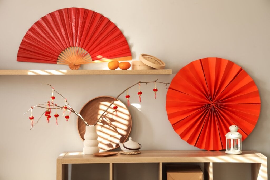 O elemento Fogo pode aparecer nos ambientes em detalhes com tons de vermelho (Imagem: Pixel-Shot | Shutterstock)