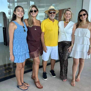 Imagem - Moyser Nader celebra aniversário com almoço na Praia das Virtudes