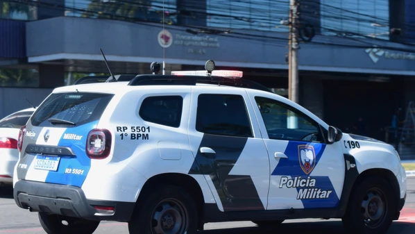 Suspeito fugiu após o crime com o celular da vítima; polícia realizou buscas, mas homem não foi localizado