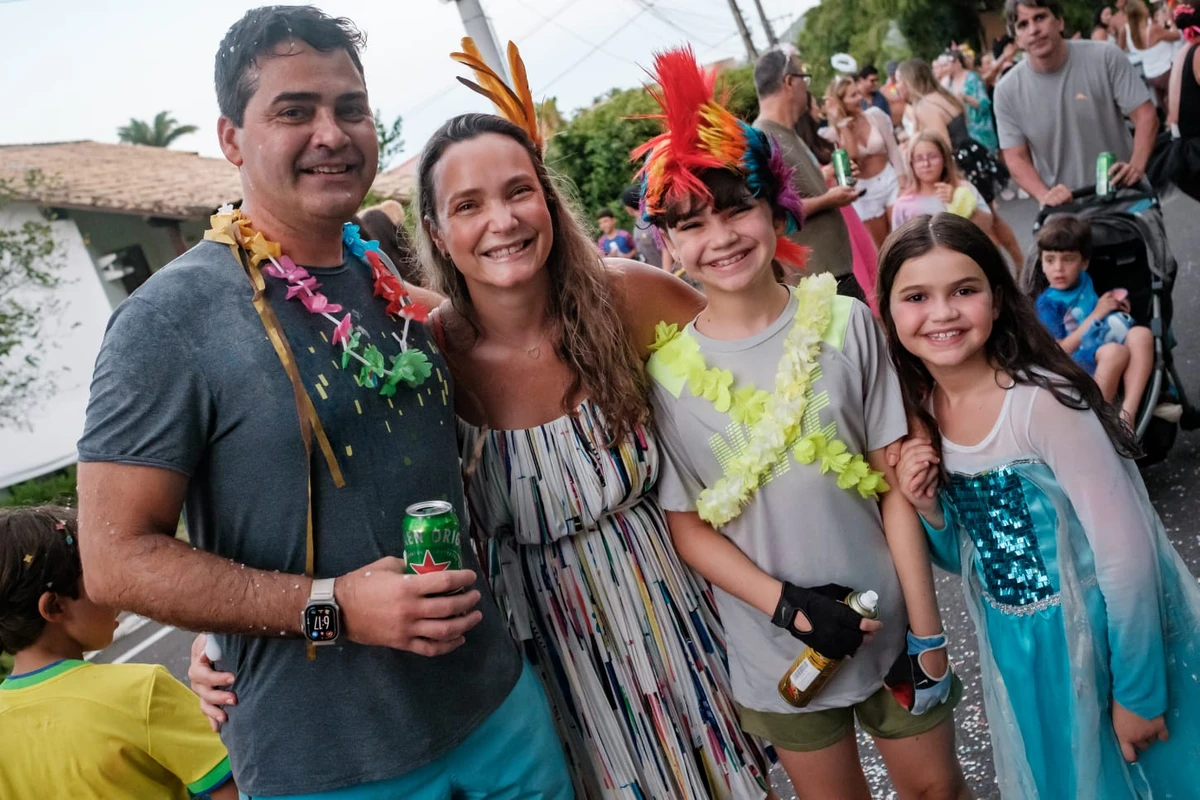 Desfile do  Grêmio Recreativo Unidos da Aldeia (GRUA)