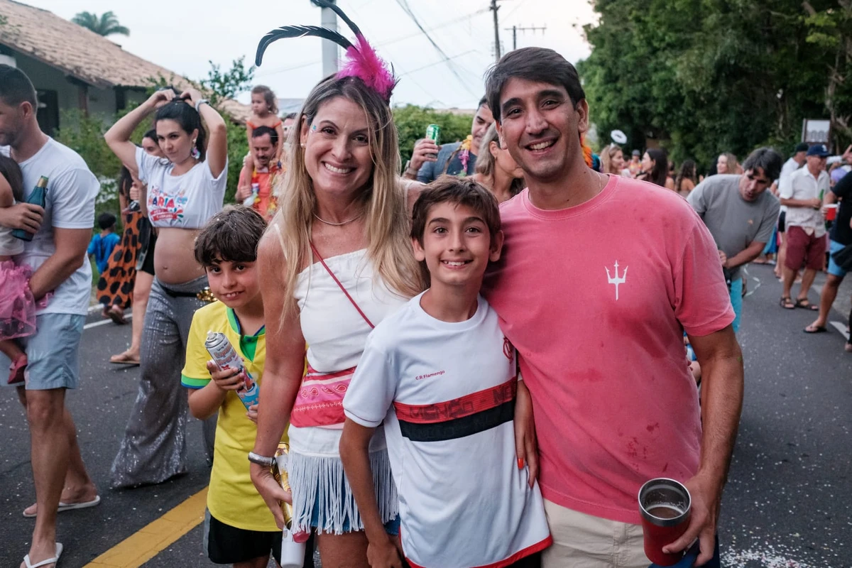 Desfile do  Grêmio Recreativo Unidos da Aldeia (GRUA)