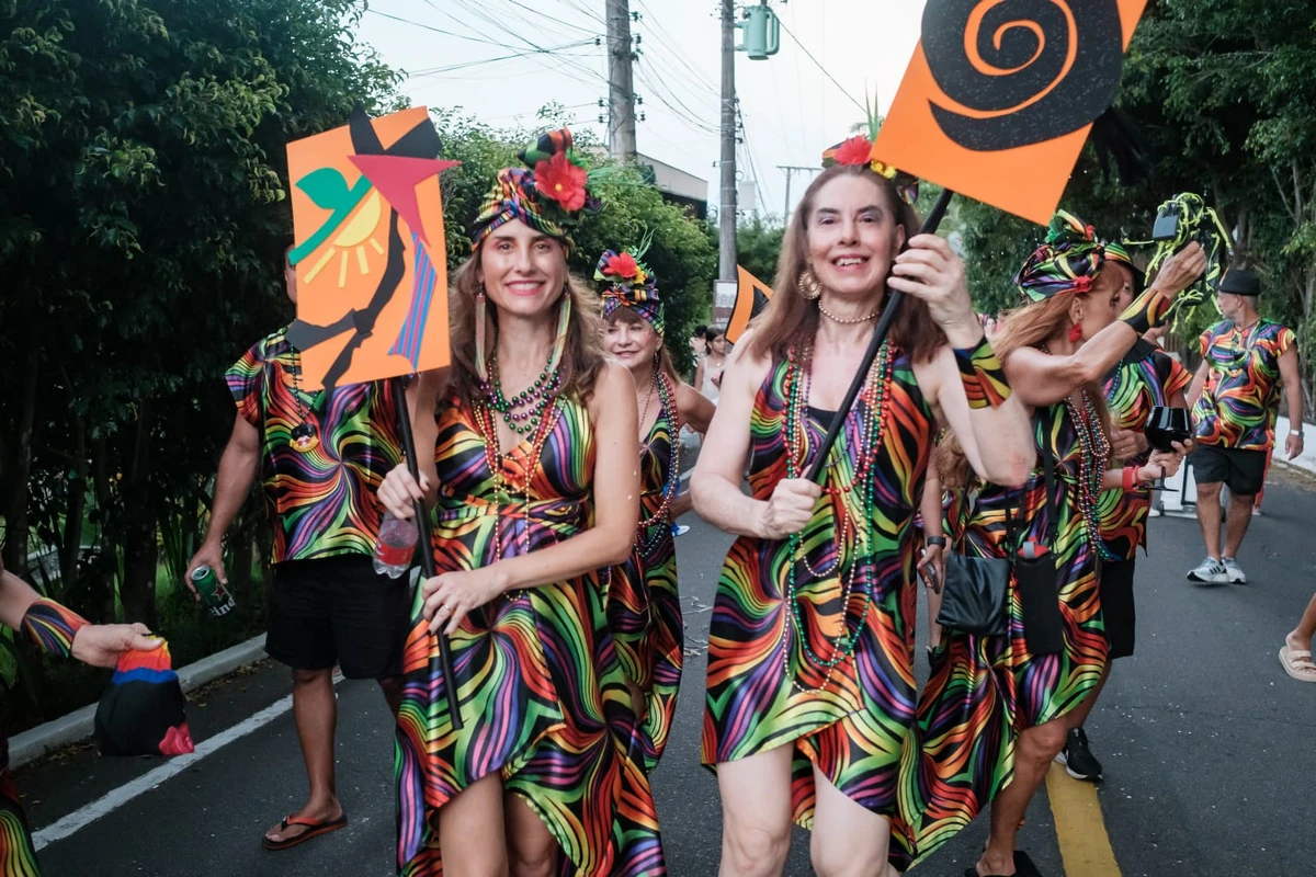Desfile do  Grêmio Recreativo Unidos da Aldeia (GRUA)