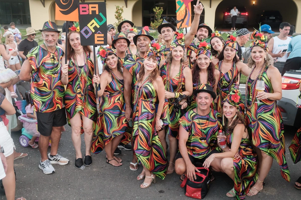 Desfile do  Grêmio Recreativo Unidos da Aldeia (GRUA)