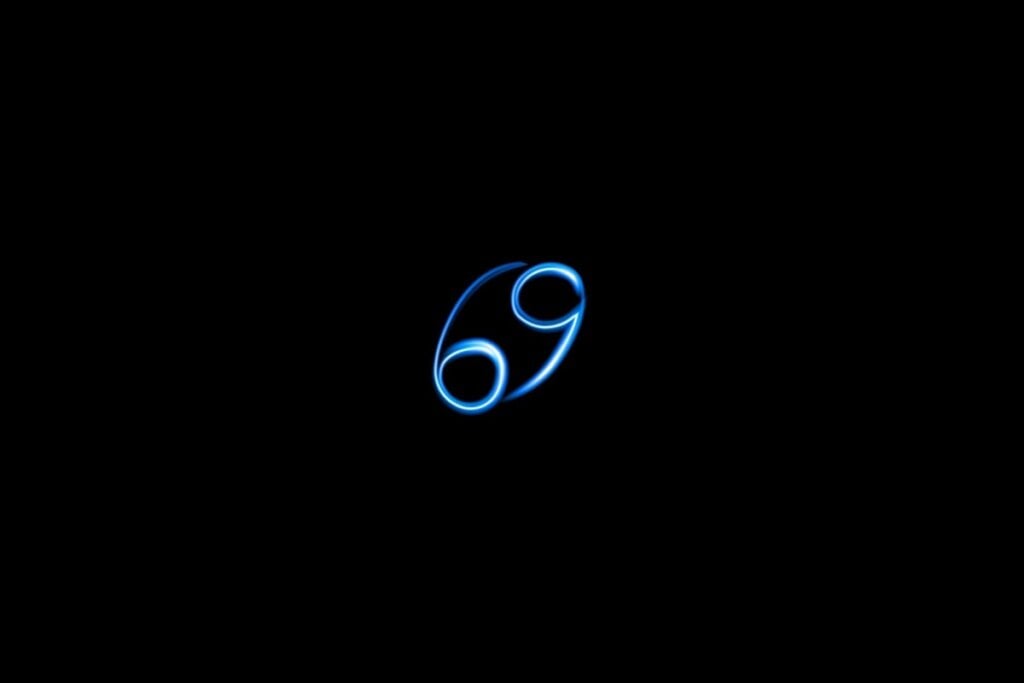 Amor, reconciliação ou abertura do coração marcarão o dia do canceriano (Imagem: YULIA_988 | Shutterstock)