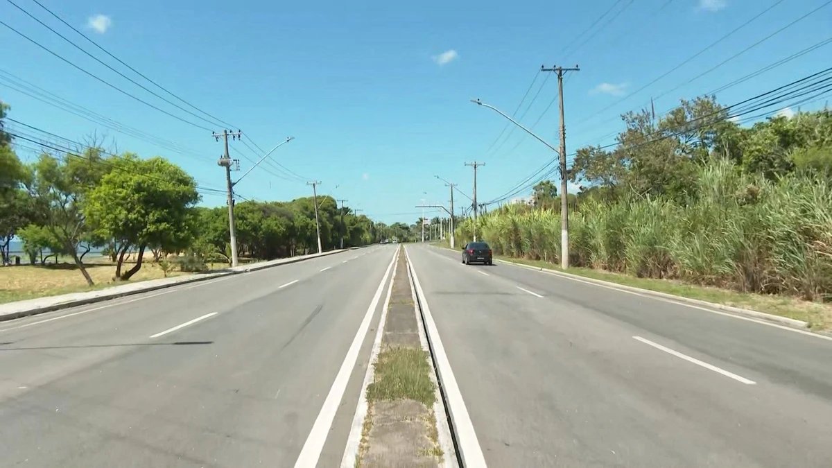 Local onde o ex-marido tentou atropelar a vítima e o amigo
