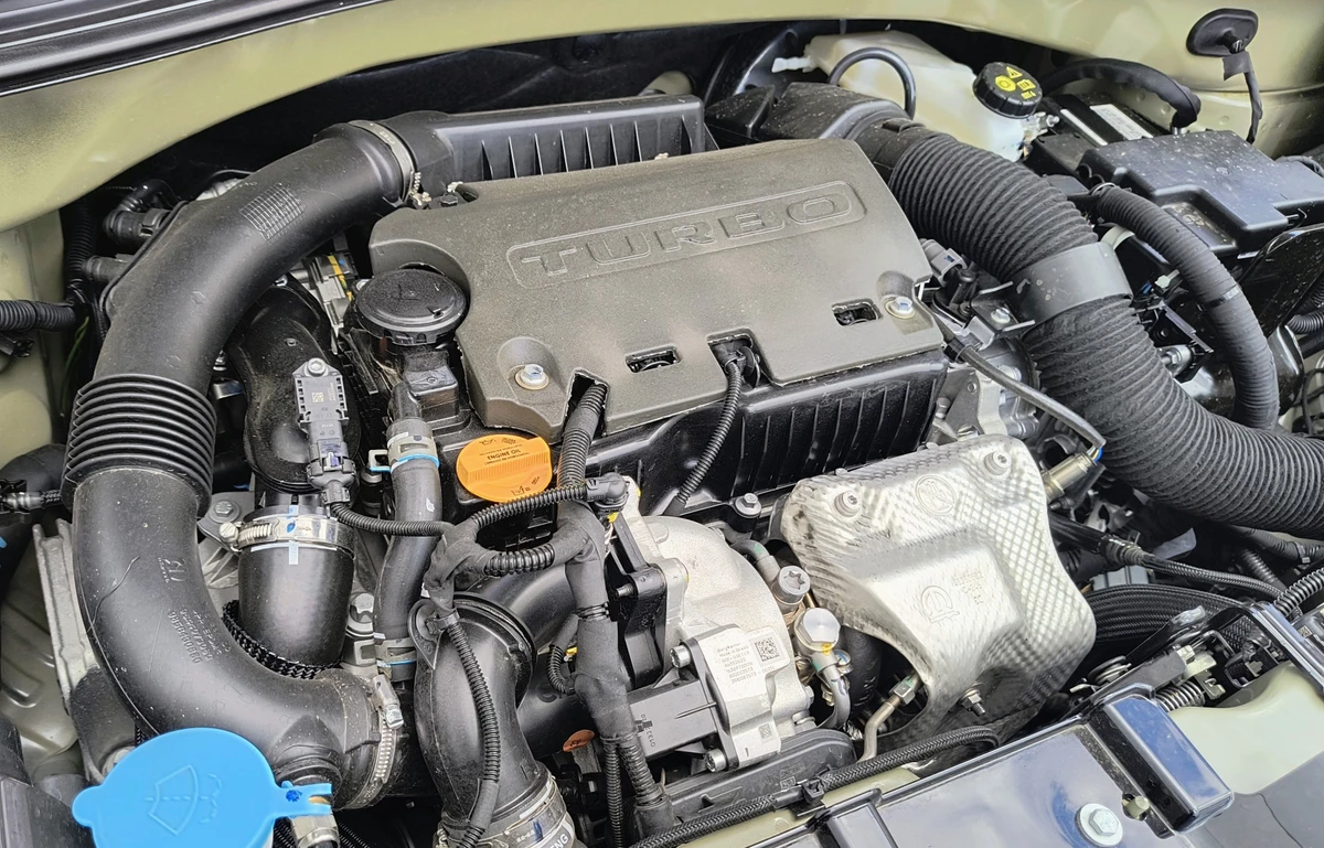 Teste de avaliação do Citroën Basalt Dark Edition