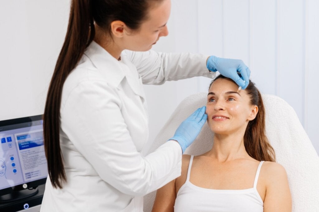 Planejamento individual é base da cirurgia invisível (Imagem: wedmoments.stock | Shutterstock) 