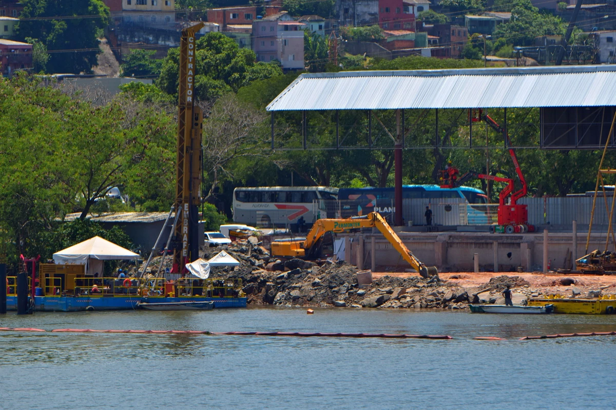 Obras do aquaviário na Rodoviária de Vitória por Fernando Madeira