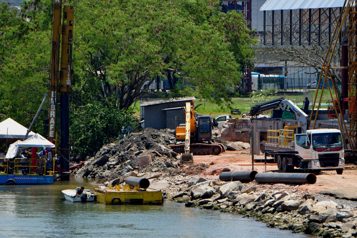 Obras do aquaviário na Rodoviária de Vitória por Fernando Madeira