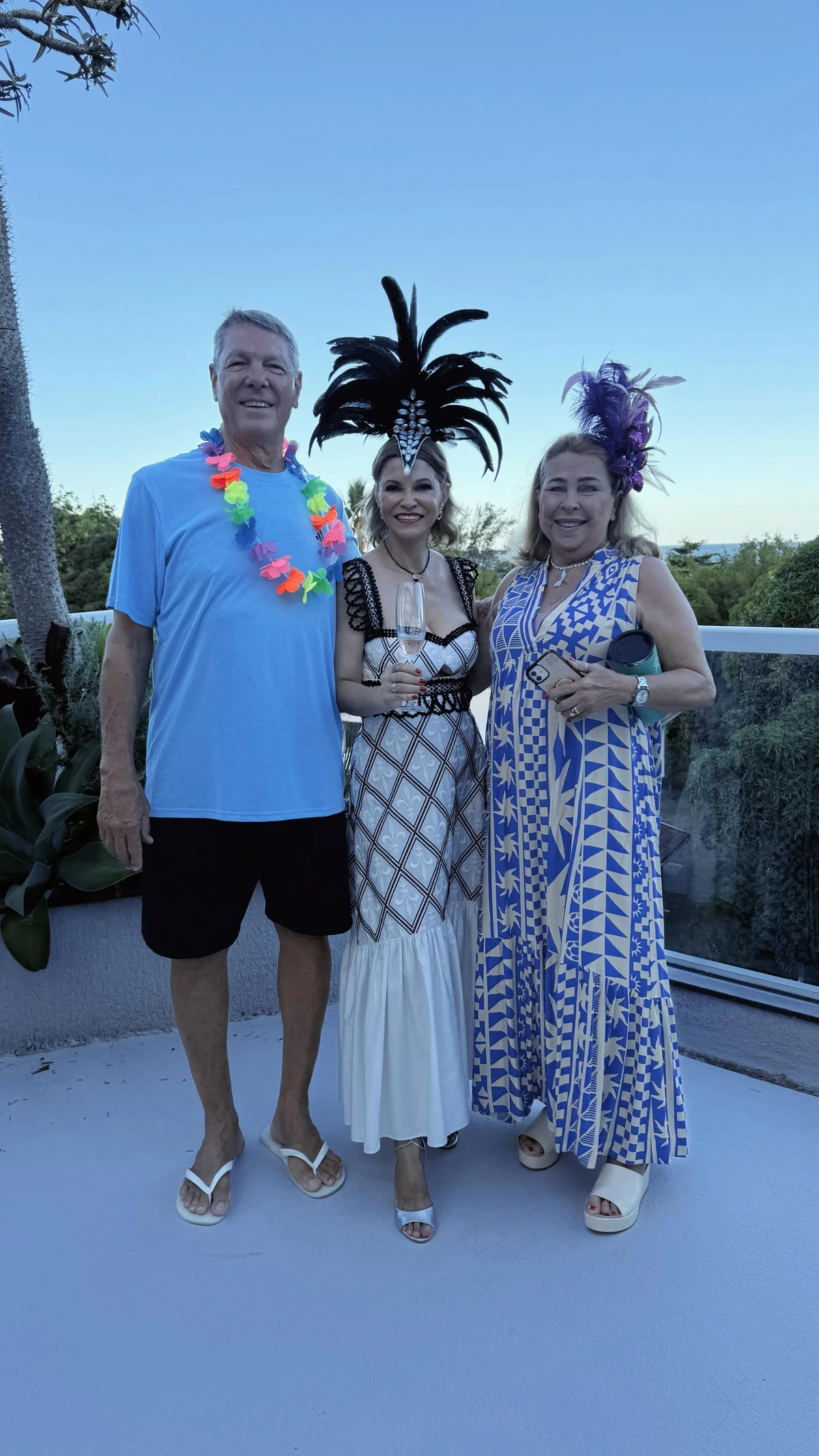 Romulo e Solange Monjardim com Adriana Guerra