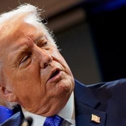 Trump introduziu tarifas de 15% sobre produtos que entram nos Estados Unidos provenientes da maioria dos países do mundo, após decisão da Suprema Corte em considerar ilegal tarifaço imposto no ano passado