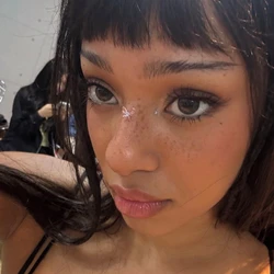 Integrante do sexteto feminino conhecido por hits como "Gnarly" e "Gabriela" anunciou afastamento temporário para focar na saúde