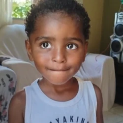 Companheira do pai da criança, de 17 anos, foi apreendida por abandono de incapaz; caso aconteceu na última sexta-feira (20)