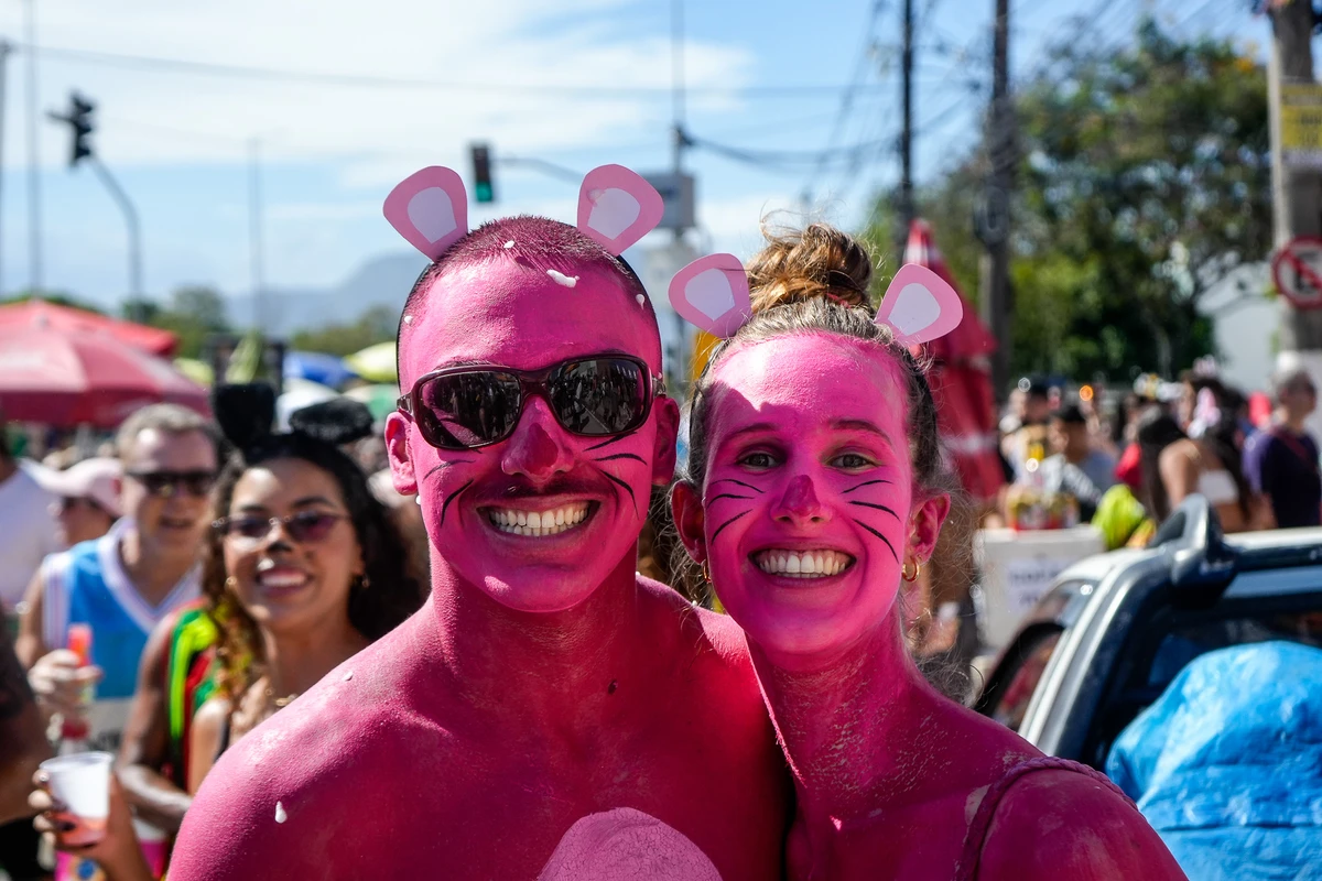 Bloco Kustelão pelas ruas de Jardim Camburi por Vitor Jubini