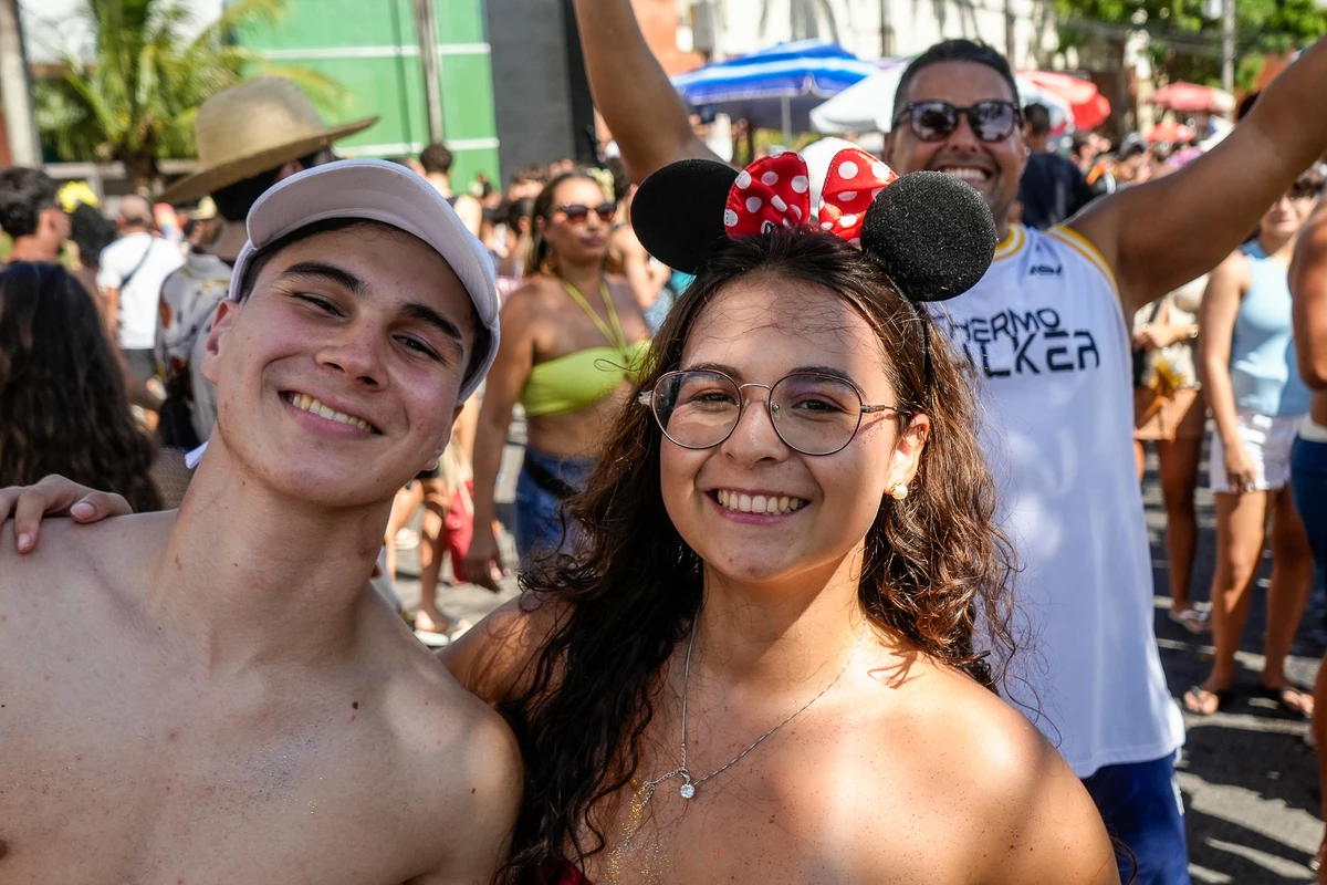 Bloco Kustelão pelas ruas de Jardim Camburi por Vitor Jubini