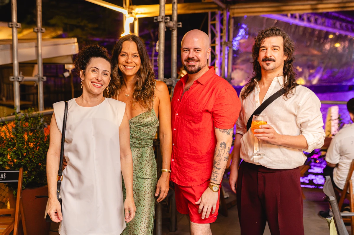 Carol Vargas, Julia Cruz, Dudu Altoé e Roger Lombardi