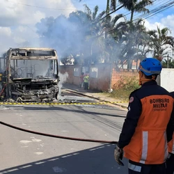 Eles não estavam indo até o ponto final; às 9h45 desta terça-feira, a Companhia Estadual de Transportes Coletivos de Passageiros do Espírito Santo informou que o trajeto já estava sendo feito