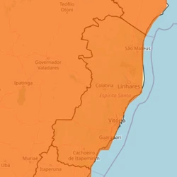 Aviso prevê até 100 milímetros de chuva por dia e ventos de até 100 km/h; há risco de alagamentos e queda de energia