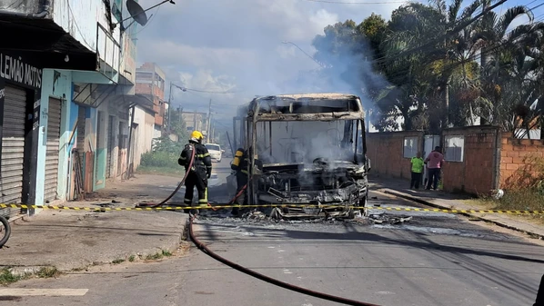 Os veículos não estão passando até o ponto final e o trajeto é encerrado na Estrada Ayrton Senna.  Ainda não há previsão de normalização