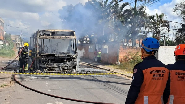 Eles não estavam indo até o ponto final; às 9h45 desta terça-feira, a Companhia Estadual de Transportes Coletivos de Passageiros do Espírito Santo informou que o trajeto já estava sendo feito