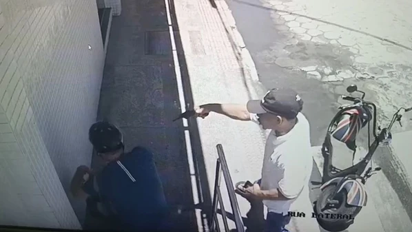 Crime aconteceu no começo deste mês, próximo a uma agência bancária onde a vítima depositaria a quantia; imagens de câmeras ajudaram a identificar o autor