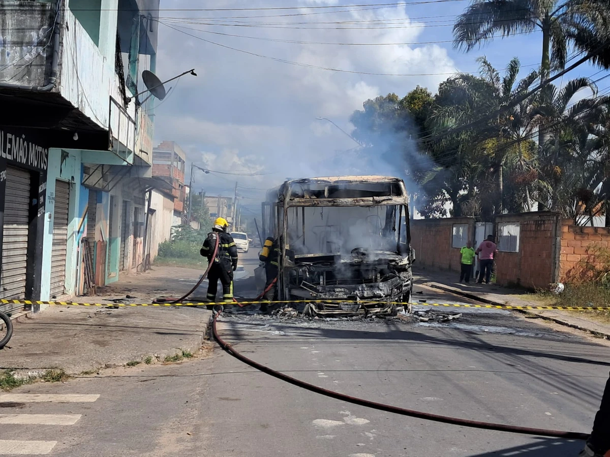 Corpo de Bombeiros foi acionado e atuou no combate à chamas por Archimedes Patricio