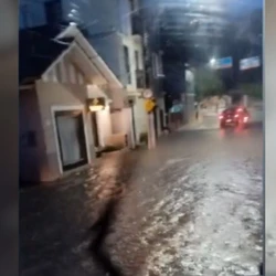 A Defesa Civil Municipal informou que choveu 40 milímetros em meia hora, volume expressivo para curto intervalo de tempo