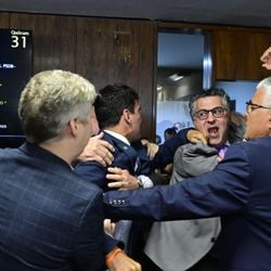 Ex-funcionário do INSS teria dito à Polícia Federal que filho de Lula recebia 'mesada' de Antônio Carlos, o 'careca do INSS', que é acusado de ser o operador das fraudes