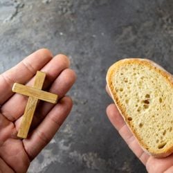 Prática espiritual de reconexão e disciplina não precisa ser sinônimo de sofrimento físico ou prejuízo à saúde