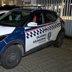 Suspeito enviava valores entre R$ 0,50 e R$ 3 com mensagens intimidatórias na descrição; ele já tinha mandado de prisão por descumprir medida protetiva