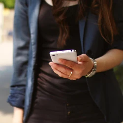 No iniciativa, o contato é feito por números oficiais da PCES através do WhatsApp. Caso a pessoa que não entregue o aparelho após ser intimada, ela poderá responder criminalmente; confira os detalhes