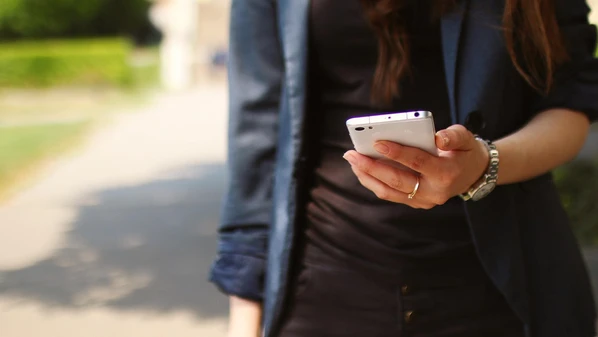 No iniciativa, o contato é feito por números oficiais da PCES através do WhatsApp. Caso a pessoa que não entregue o aparelho após ser intimada, ela poderá responder criminalmente; confira os detalhes