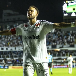 O atacante marcou os dois gols da Vitória sobre o Vasco de ontem (26), em partida válida pela 4° Rodada do Brasileirão