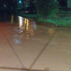 Município, que registrou 18 mortes em enchente no ano passado, voltou a ter ruas alagadas após temporal com 80 mm de chuva em 40 minutos
