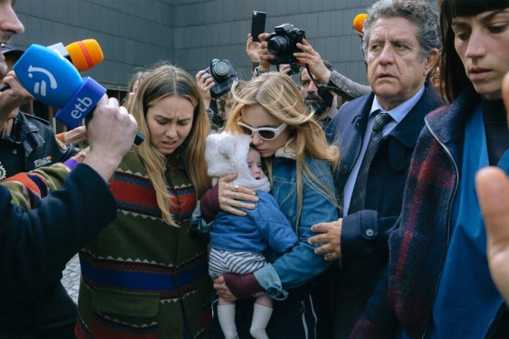 “Naquela Noite” acompanha a história de uma mãe solo que, após atropelar um homem, tenta esconder o ocorrido para não perder a guarda do filho (Imagem: Reprodução digital | Netflix)