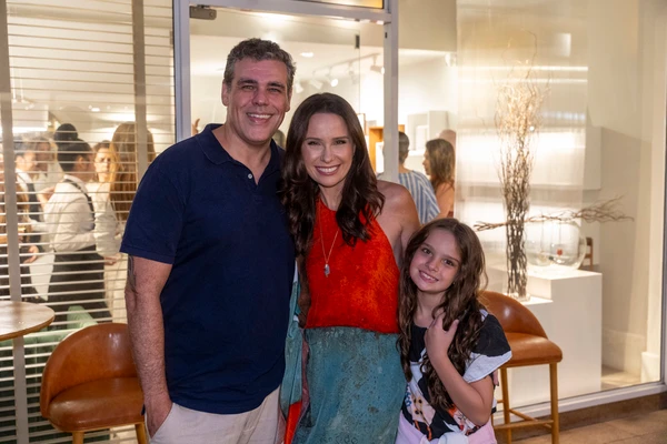 Helinho Gualberto e  Melyssa Viana e a filha Alice