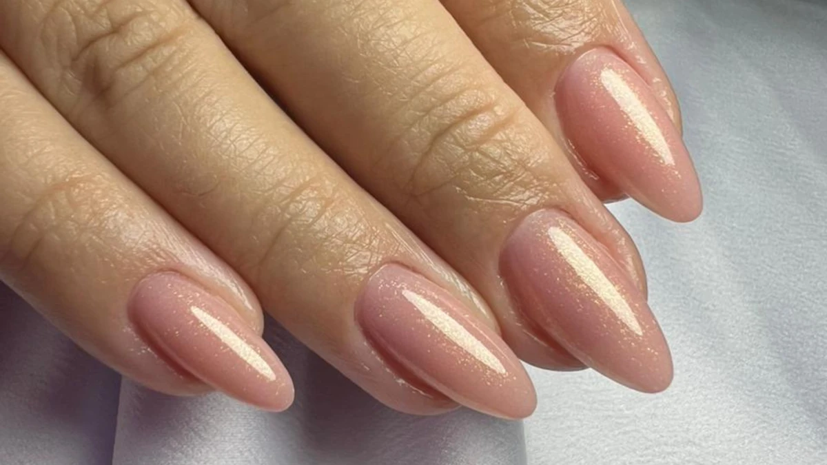 Unha de gel é a escolha principalmente de mulheres que não tem tempo de ir ao salão toda semana