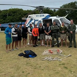 Vítima foi localizada a cerca de 3 km da costa; ela apresentava sinais iniciais de hipotermia