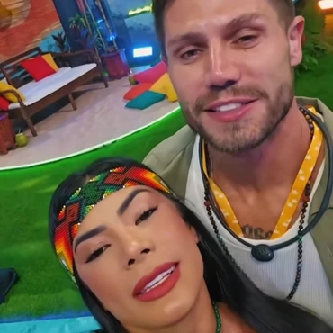 Imagem - Jonas Sulzbach e Marciele se beijam na pista de dança no BBB 26