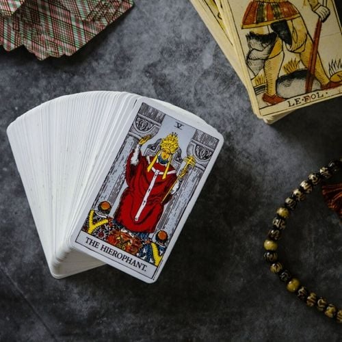Imagem - Tarot do dia: previsão para os 12 signos em 28/02/2026