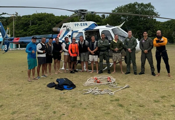 Homem que caiu de jet ski e ficou à deriva foi resgatado em Linhares