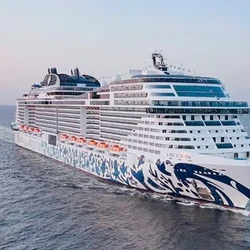 Navio iria para Doha, no Catar, mas está ancorado no porto após os ataques, que, supostamente, são retaliações a bombardeio dos Estados Unidos contra o Irã