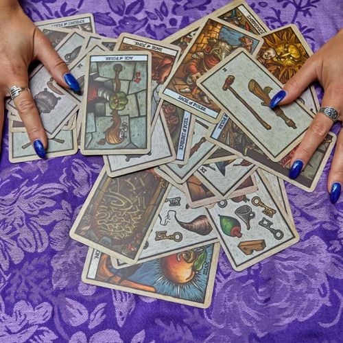 Imagem - Tarot do dia: previsão para os 12 signos em 01/03/2026