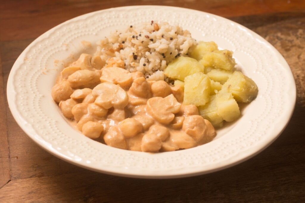 Estrogonofe de grão-de-bico (Imagem: rodrigobark | Shutterstock)