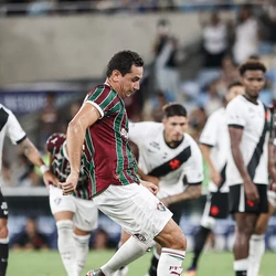 Árbitro Wagner Magalhães teve boa atuação no clássico da semifinal do Carioca