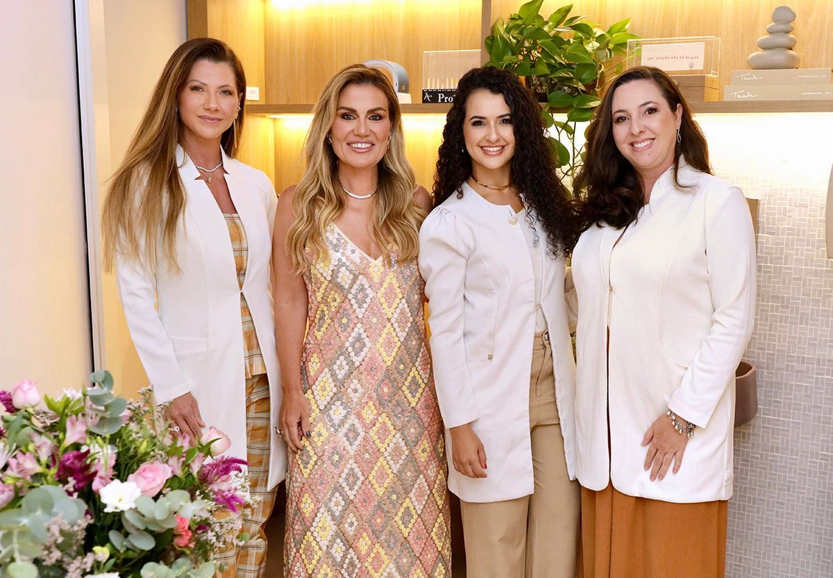 Com as pastoras Juliana Nader e Sabrina Varejão